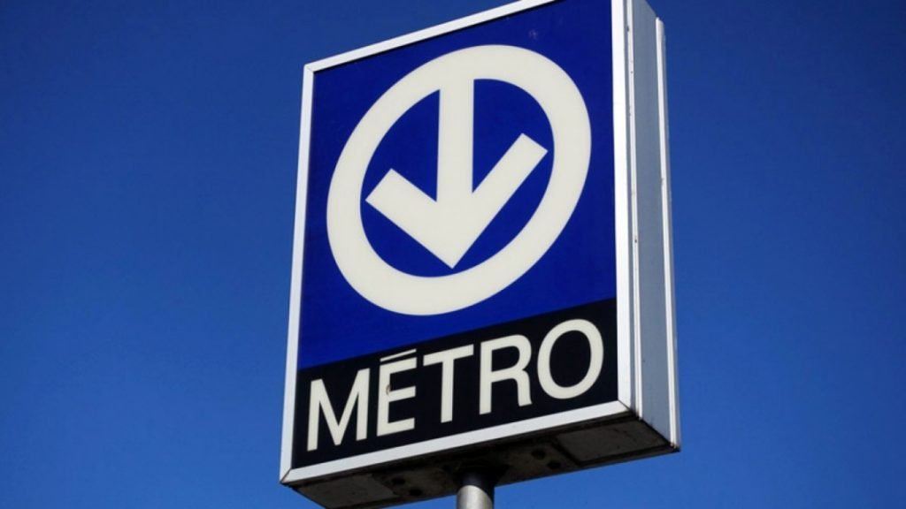 Image showing metro sign outside a Montreal metro station, representing Parc metro in Park Extension. 