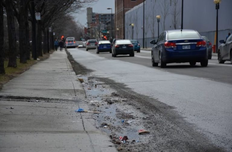 The City of Montreal begins its major spring cleaning